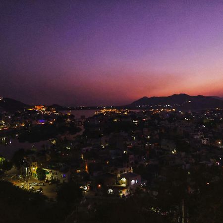 Hotel Kurabar Kothi Удайпур Екстериор снимка