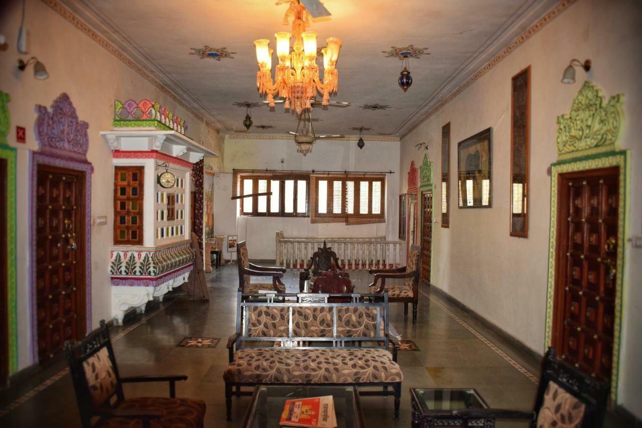 Hotel Kurabar Kothi Удайпур Екстериор снимка
