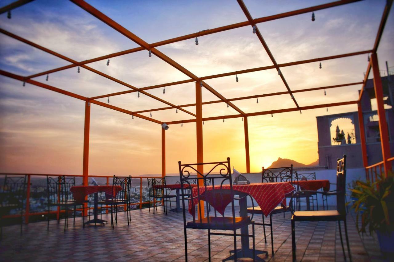 Hotel Kurabar Kothi Удайпур Екстериор снимка