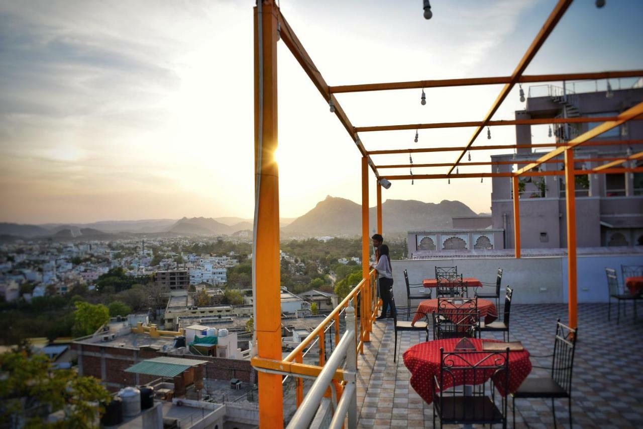 Hotel Kurabar Kothi Удайпур Екстериор снимка