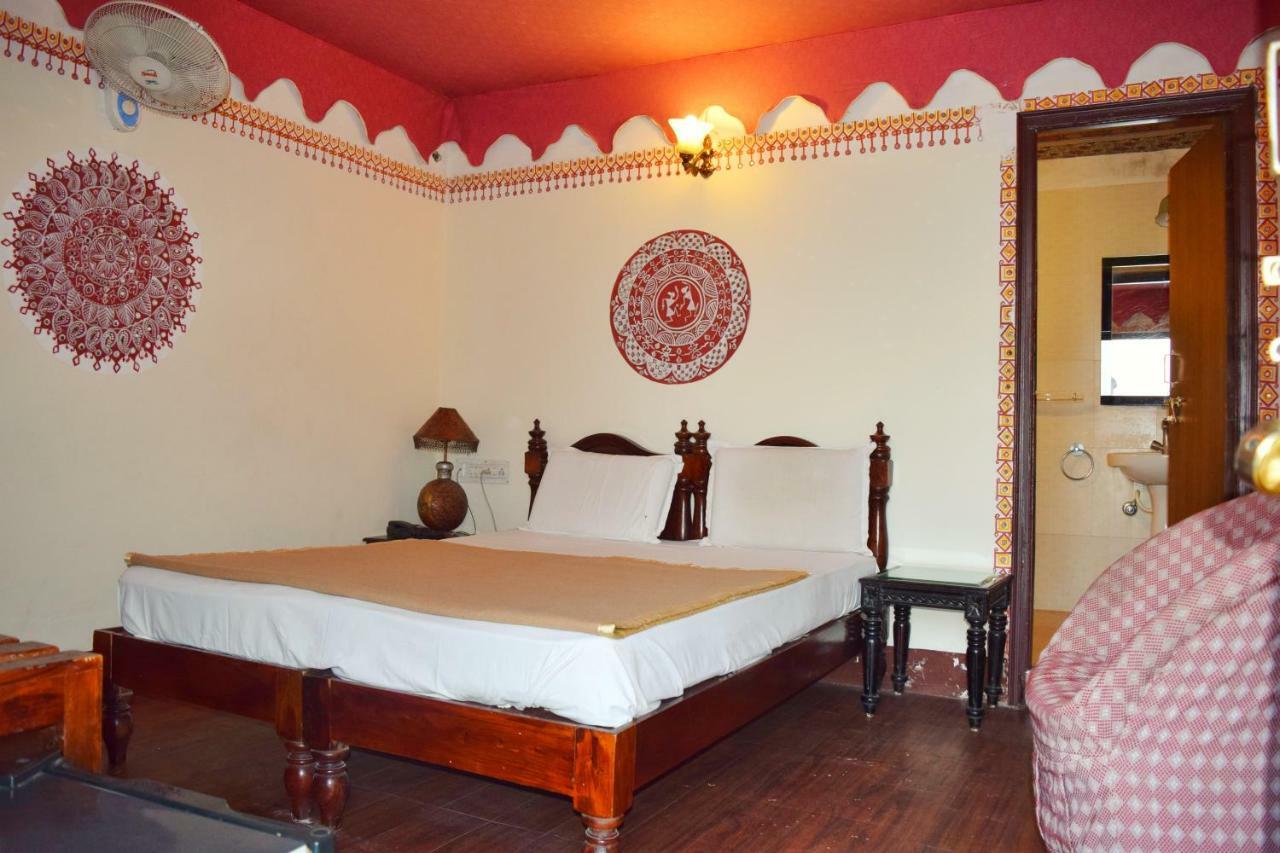 Hotel Kurabar Kothi Удайпур Екстериор снимка